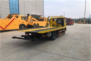 民权非事故拖车